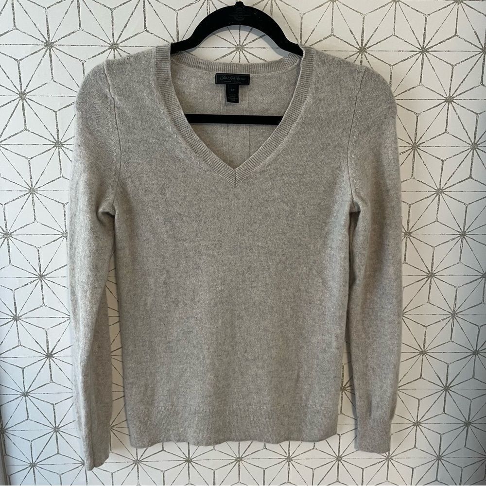 Saks Fifth Ave Gray V-Neck Cashmere Sweater